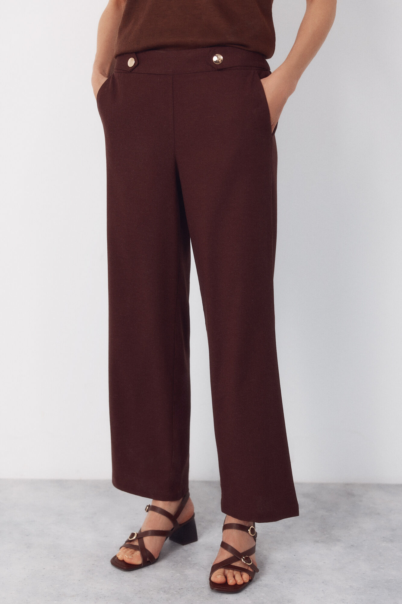 Cortefiel Linen trousers with gold buttons
