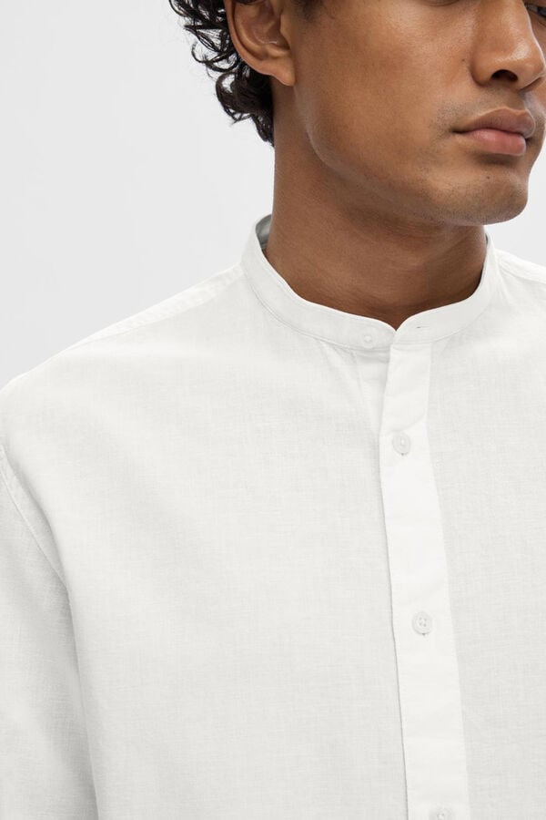 Cortefiel Camisa de manga larga y cuello mao confeccionada con lino y algodón orgánico. Blanco