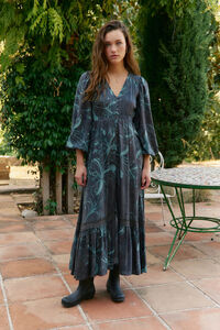 Jaase Vestido longo Carmen de manga comprida com estampado de lírio da meia-noite