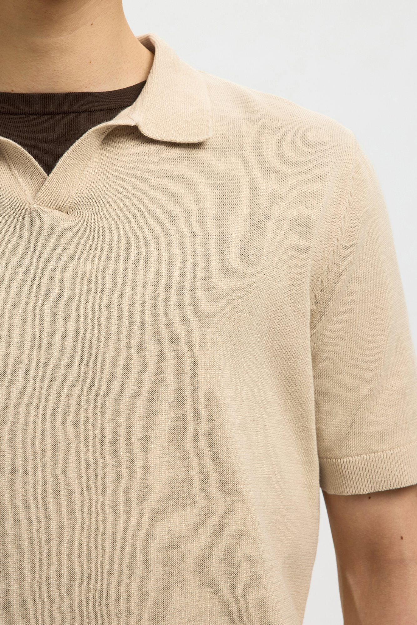Selected Polo de malha com gola aberta