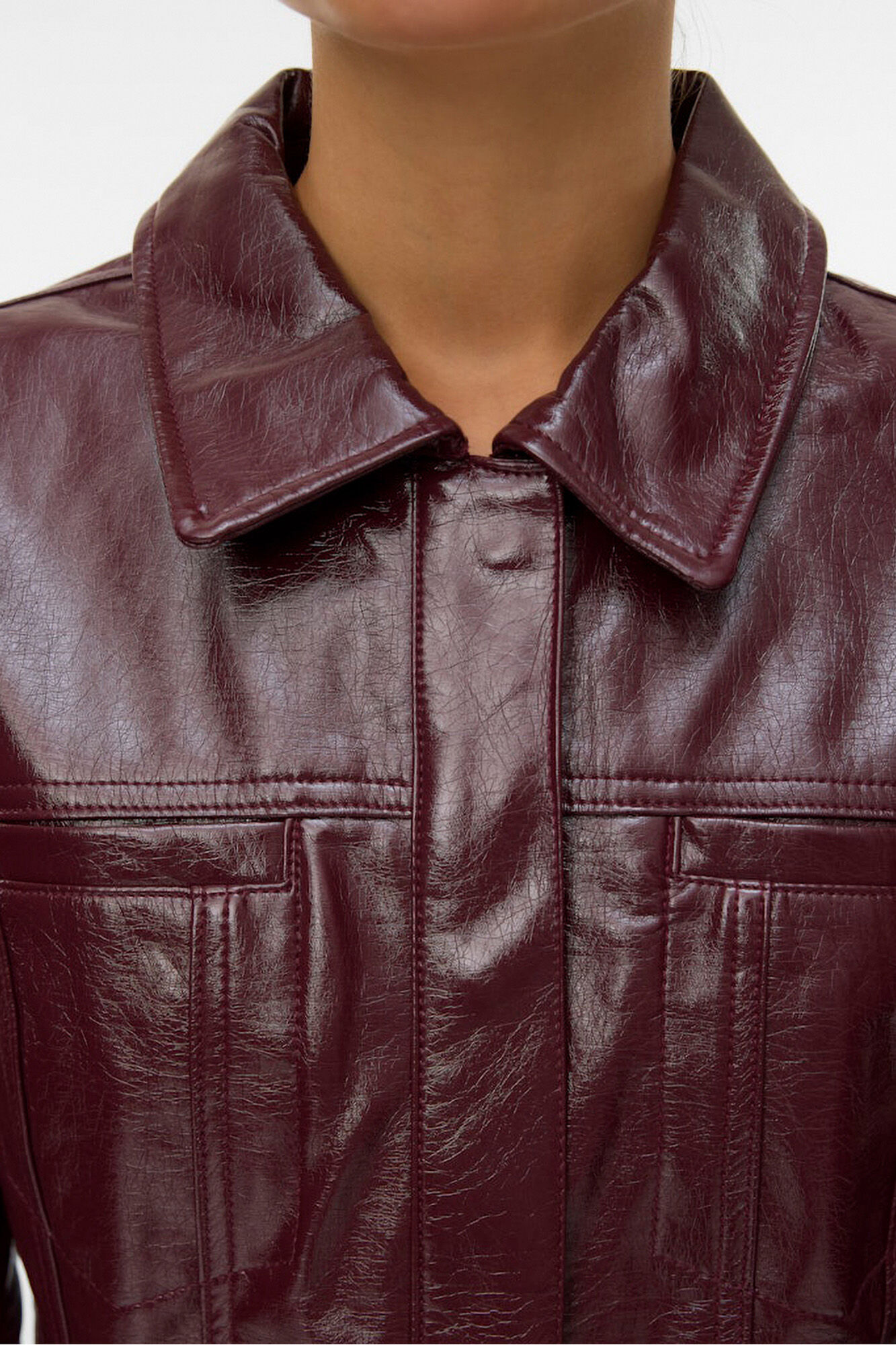 Vero Moda Blus&atilde;o justa com efeito couro 