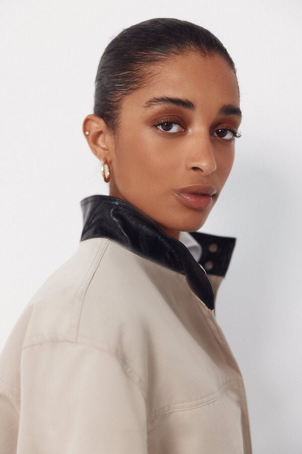 Cortefiel Cazadora con cuello a contraste Arena