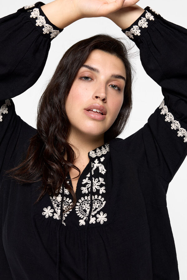 Cortefiel Long sleeve shirt with embroidered details plus size Black