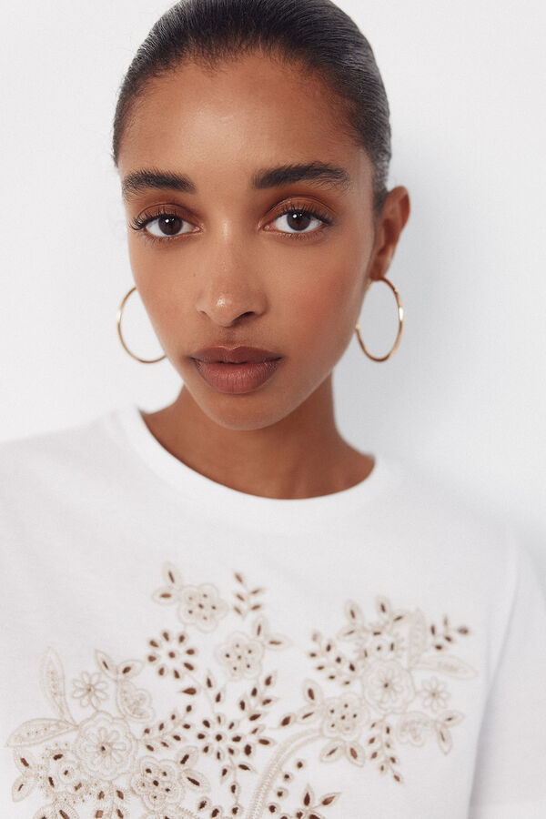 Cortefiel T-shirt with positional embroidered Printed white