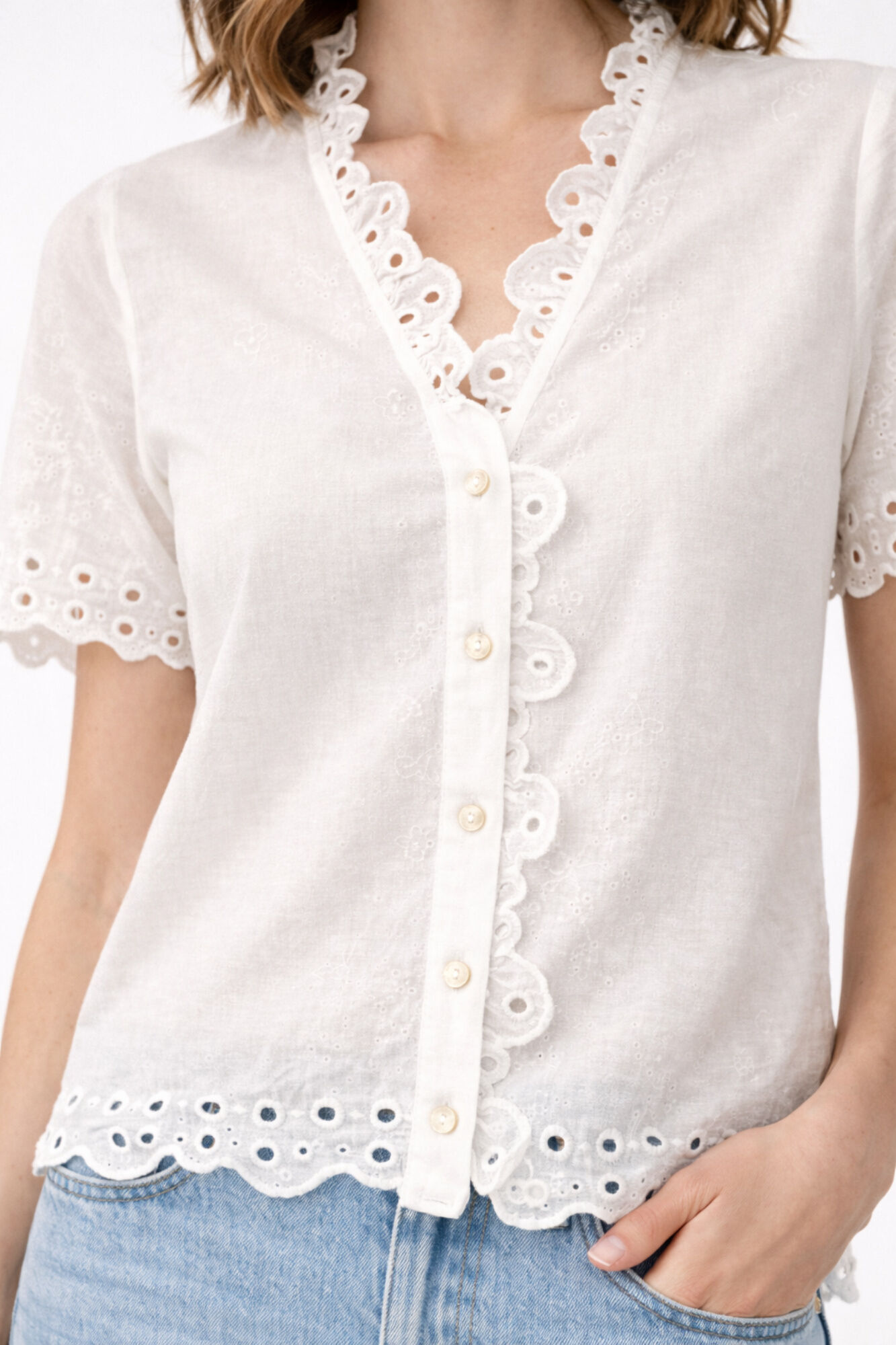 Vila Blusa con encaje ingl&eacute;s de algod&oacute;n org&aacute;nico