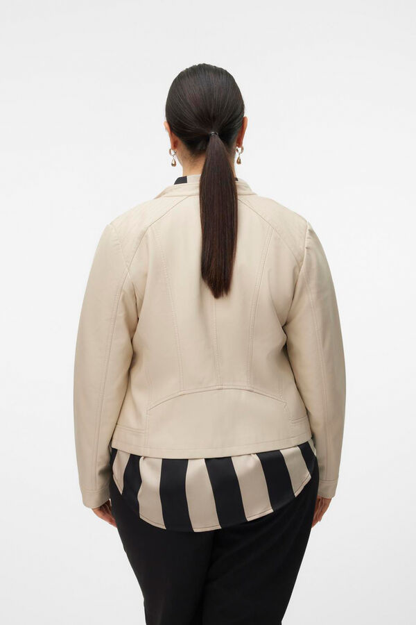 Vero Moda Curve Jaqueta plus size com efeito pele Cinzento