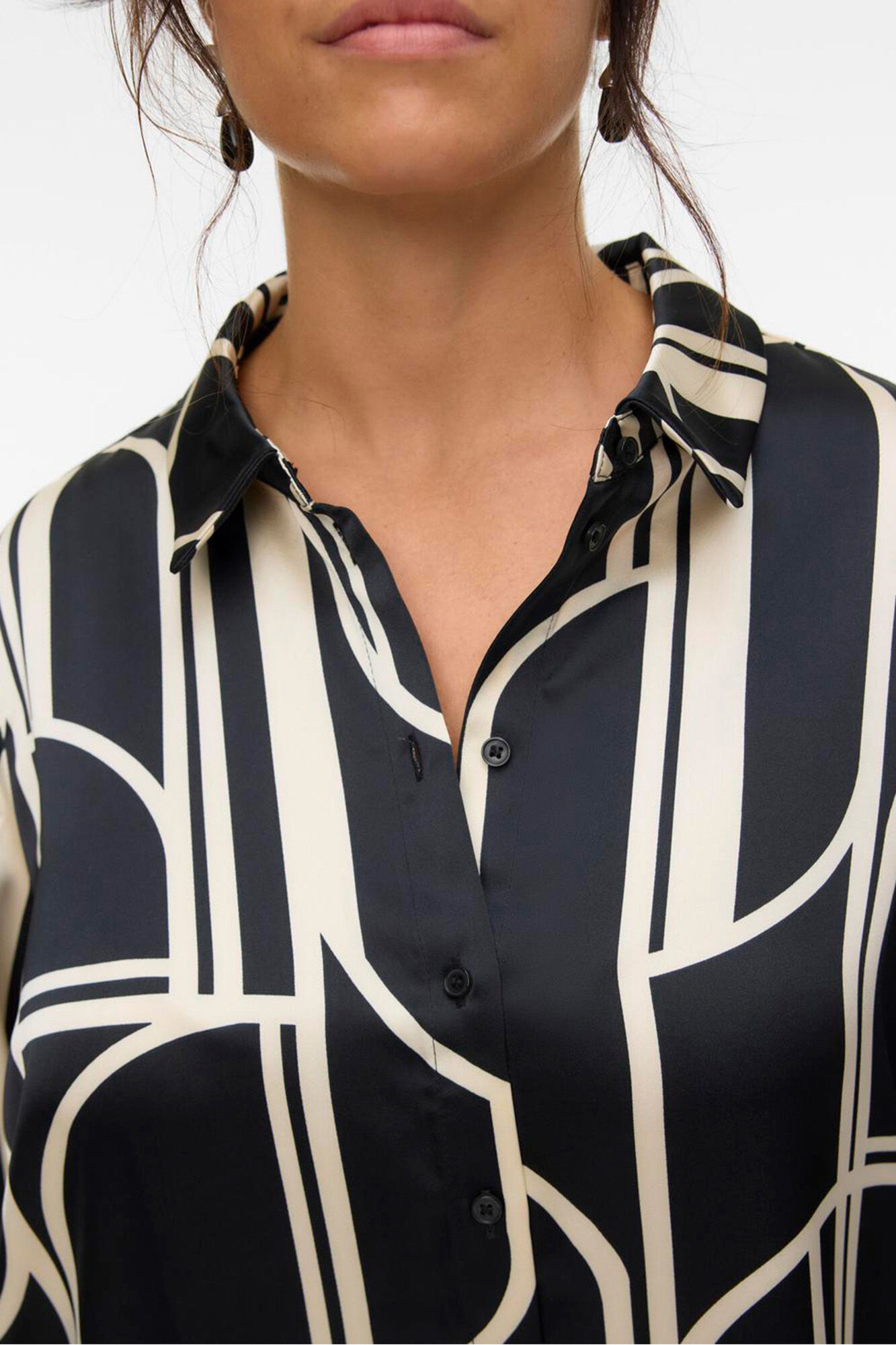 Vero Moda Curve Camisa de cetim de manga manga plus size 