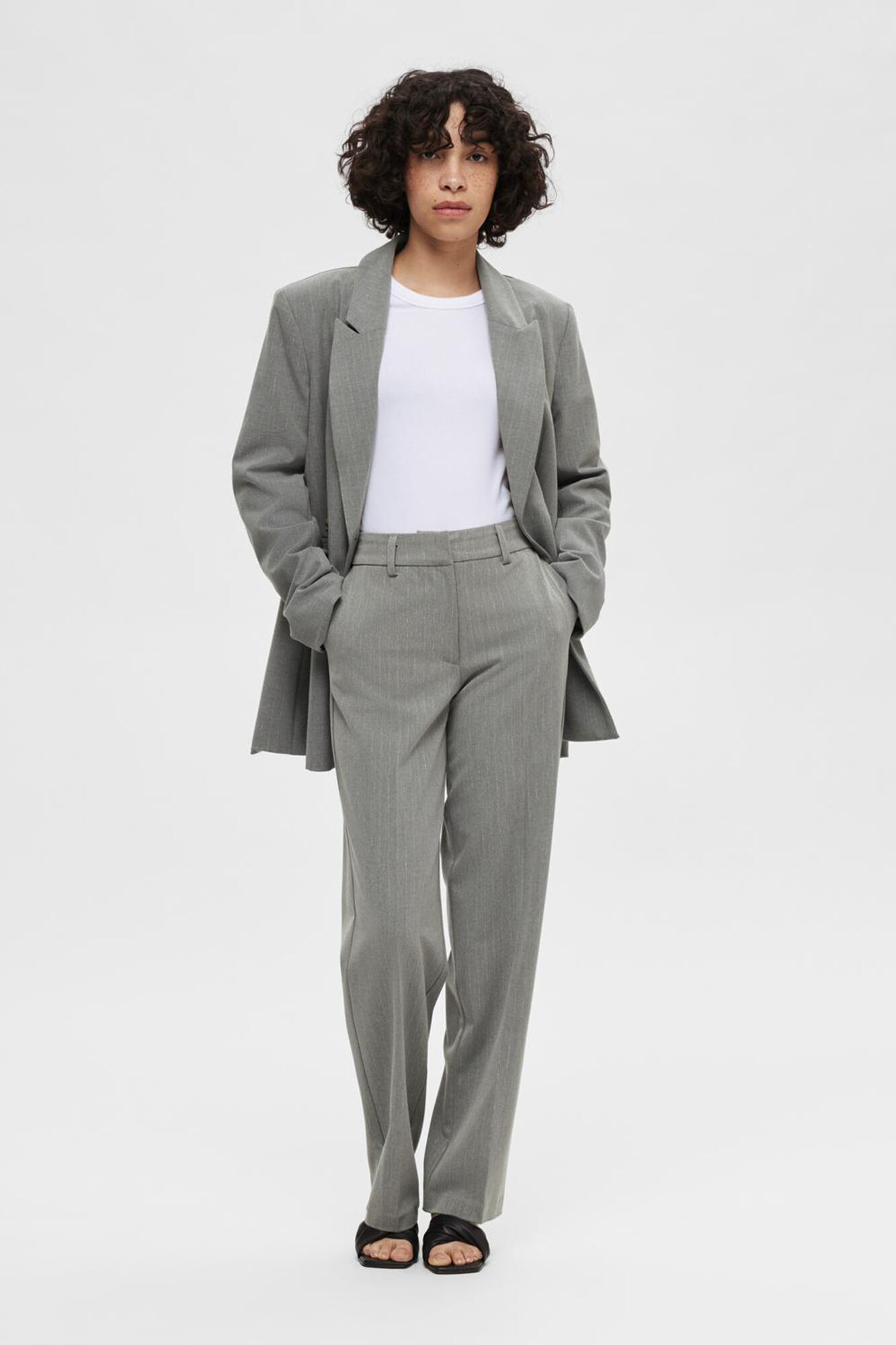 Pantalon gris de rayas shop