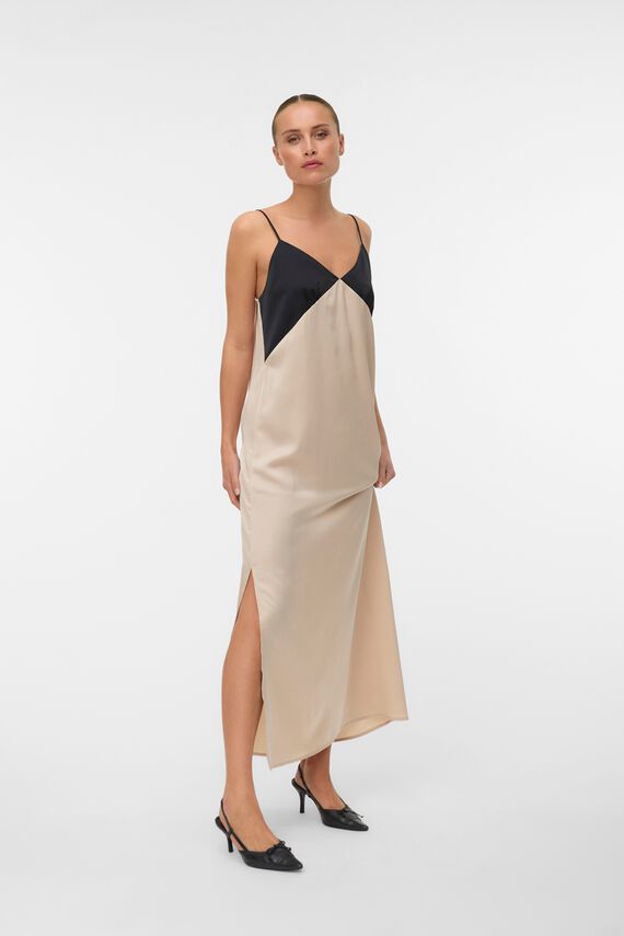Vestido largo satinado de tirantes