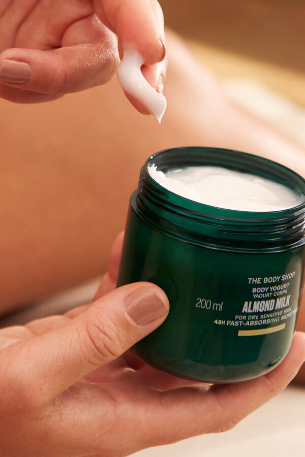 The Body Shop Body Almond Milk Yogurt 200ml Multicolour