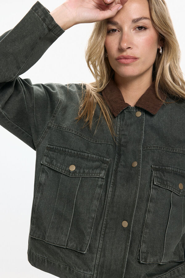 Vero Moda Casaco curta com gola contrastante Verde