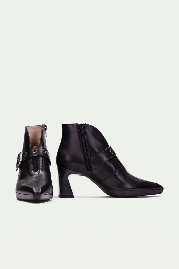 Hispanitas Botins fino com fivela e ilhós ATLANTA Preto