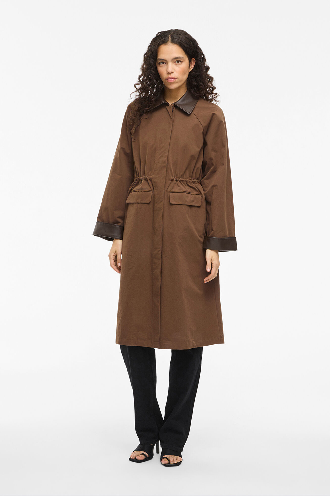 Vila Sobretudo longo com gola polipele