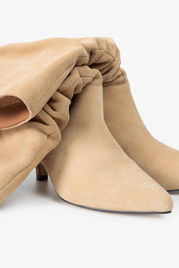 Popa Botas feminina de camurça Nirvana Castanho