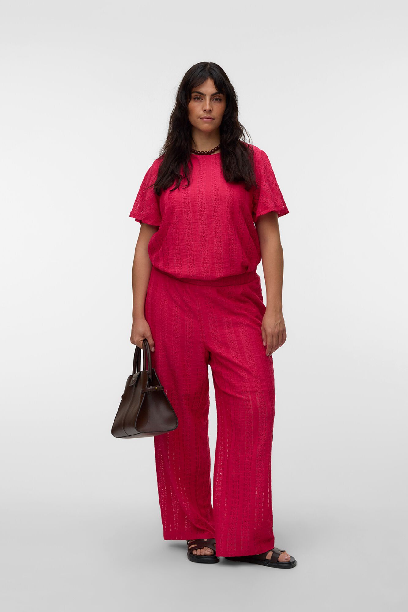 Vero Moda Curve Top manga corta con bordados talla grande