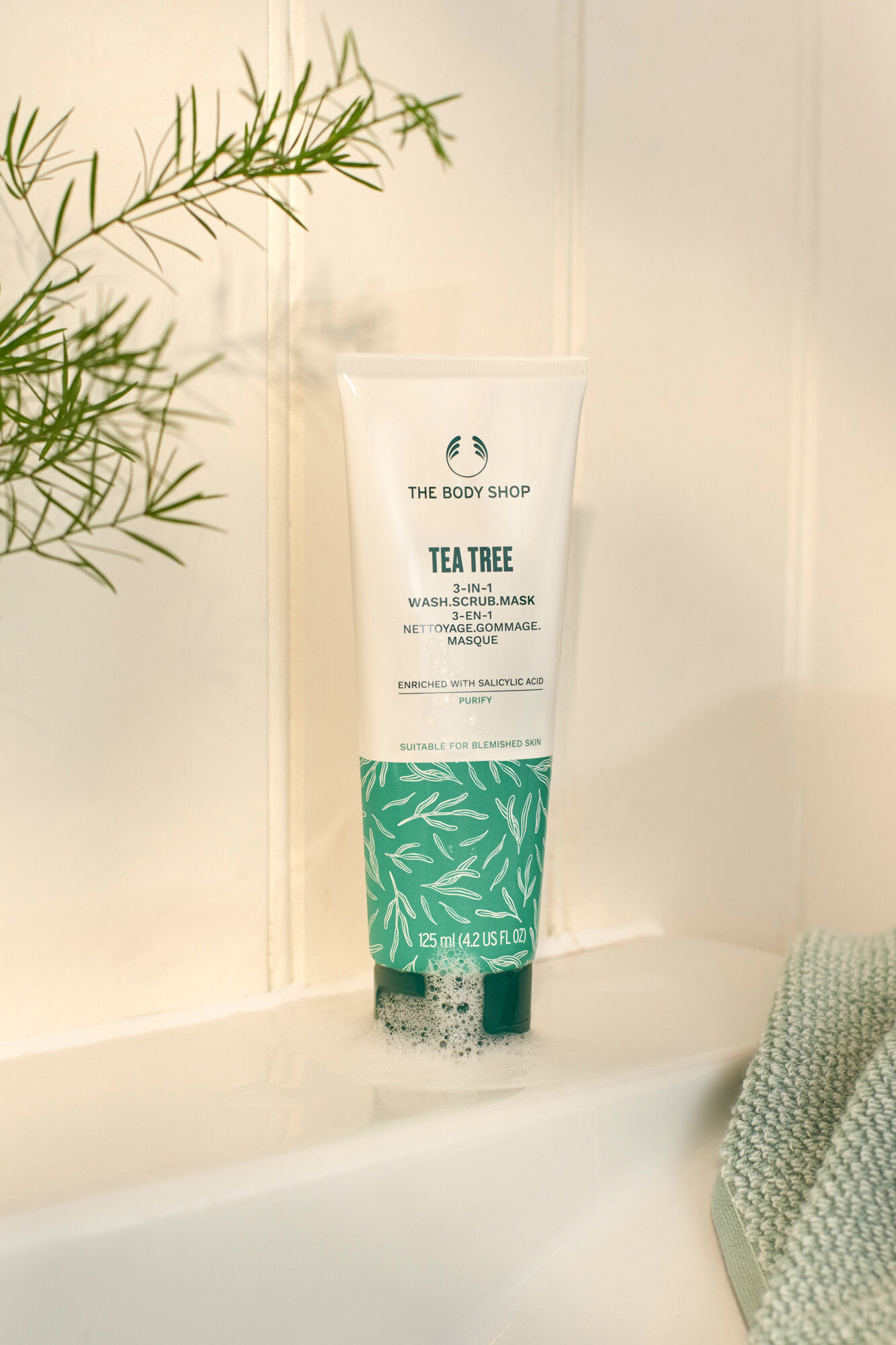 The Body Shop Mascarilla Exfoliante Facial 3 en 1 &Aacute;rbol de T&eacute; 125ml