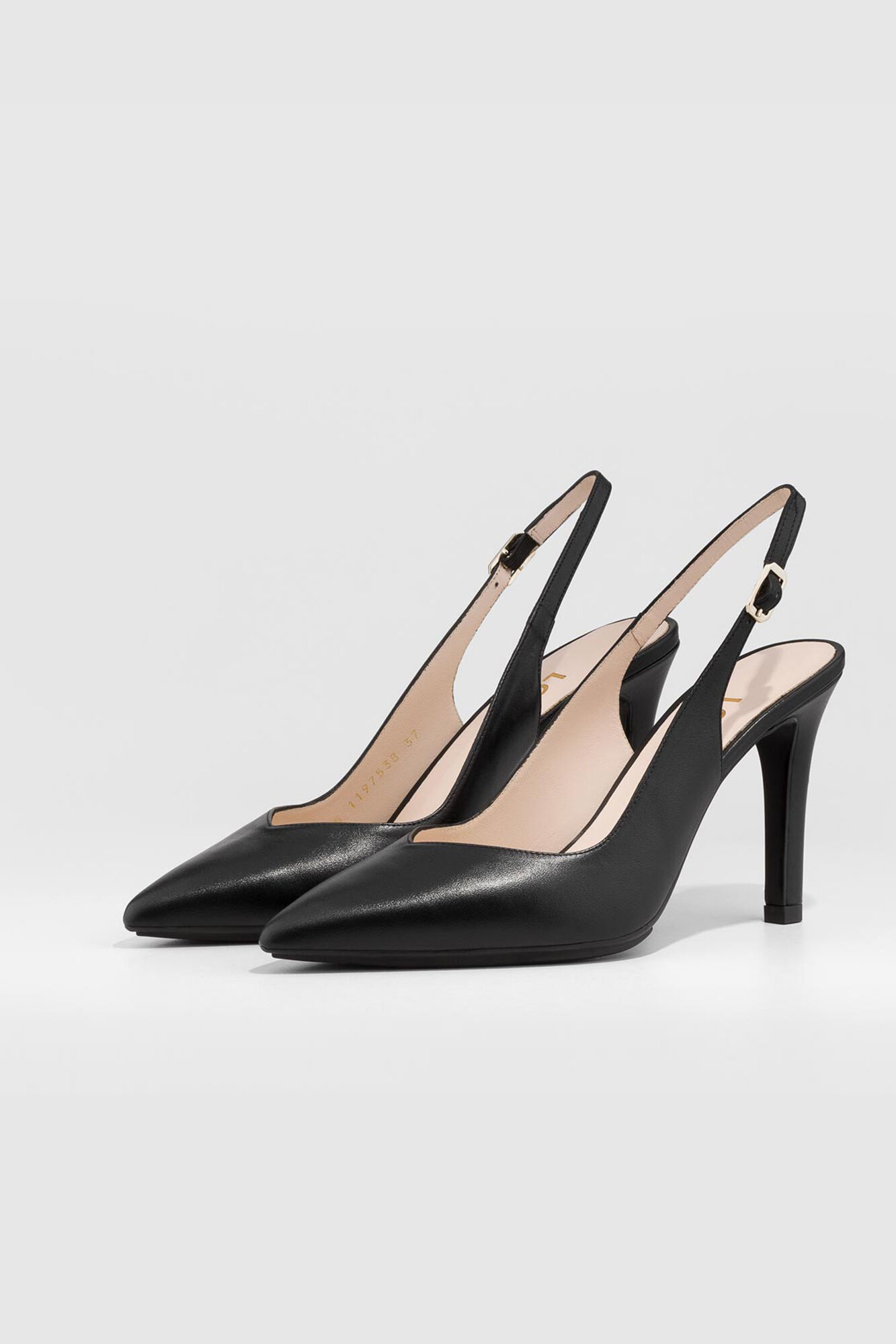 Zapato negro 2025 destalonado