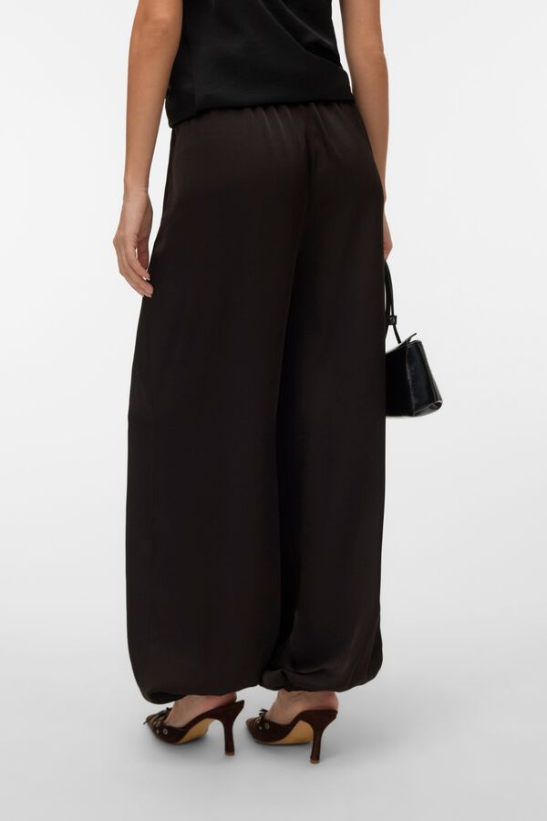 Vero Moda Cal&ccedil;a acetinada com punhos Castanho