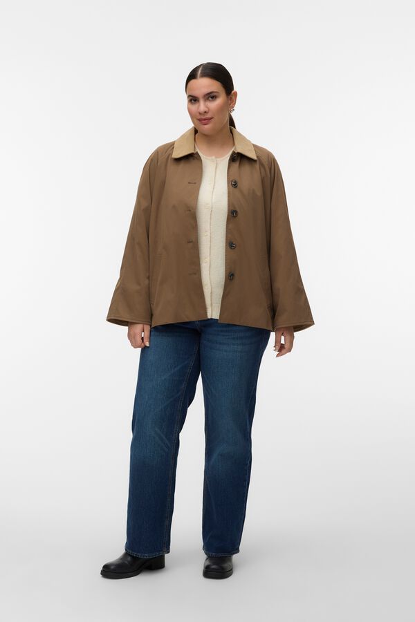 Vero Moda Curve Chaqueta cuello de contraste talla grande Marr&oacute;n
