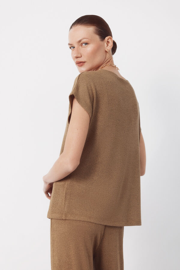 Cortefiel T-shirt with a rustic look Kaki