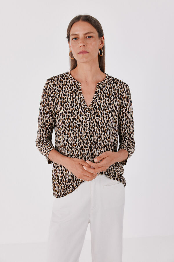 Cortefiel Henley T-shirt Printed brown