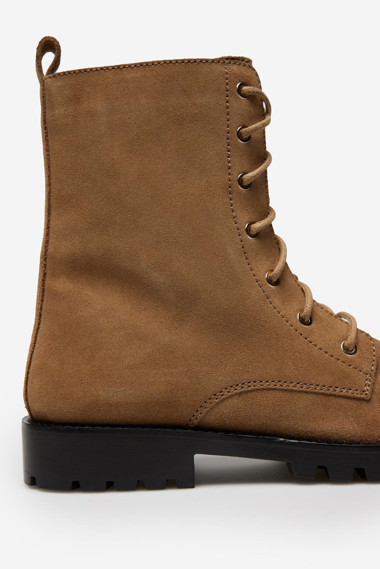 Botins sales com atacadores