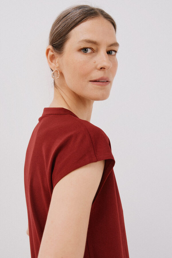 Cortefiel Basic T-shirt without mandarin collar Maroon