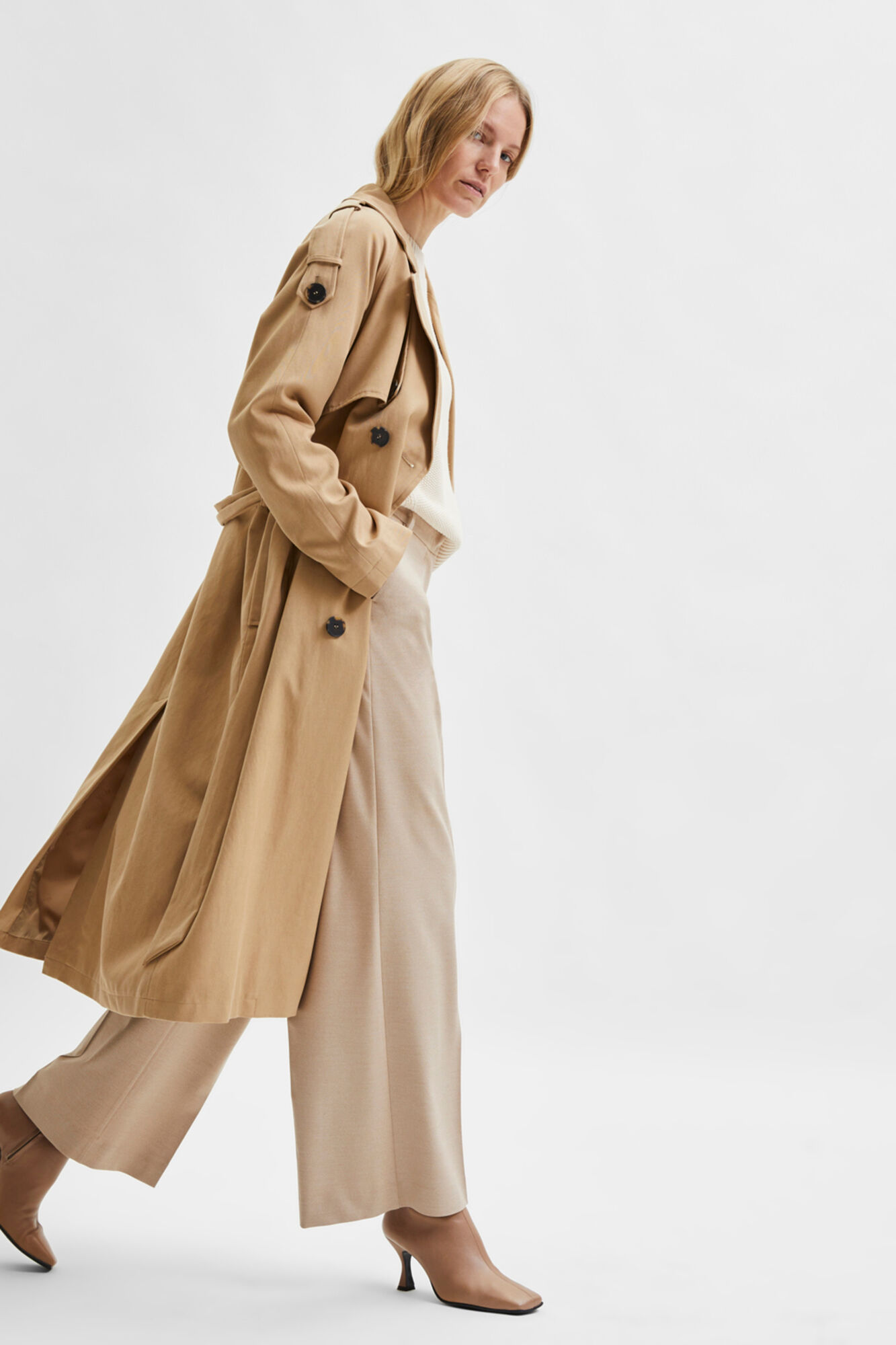 Classic long trench coat made of LYOCELL TENCEL Womens Trench Coats Cortefiel