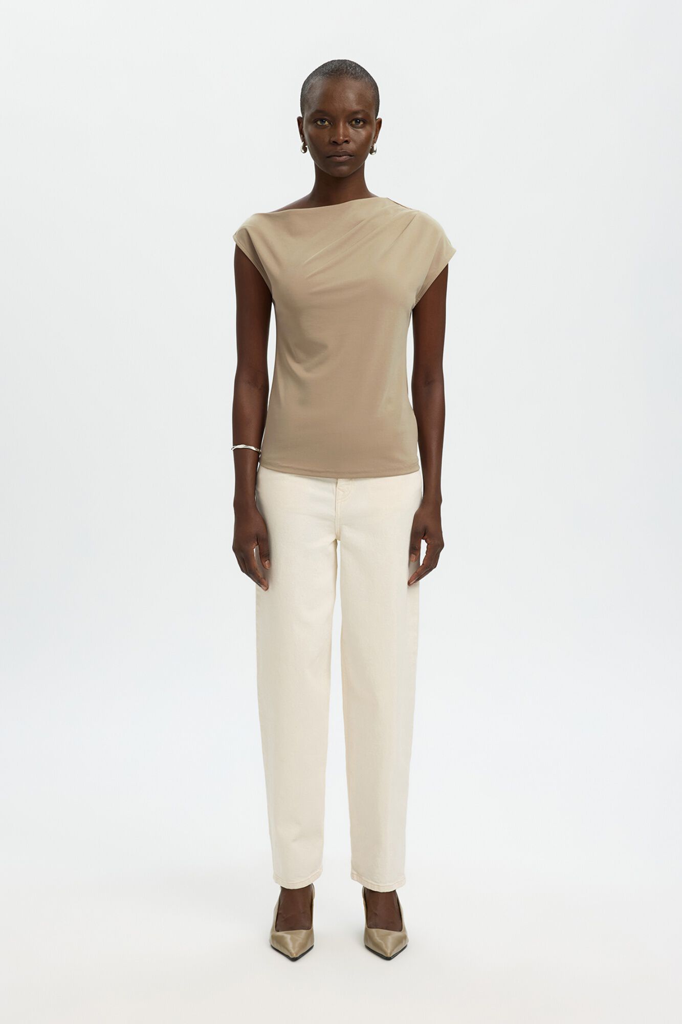 Selected Top asim&eacute;trico modal