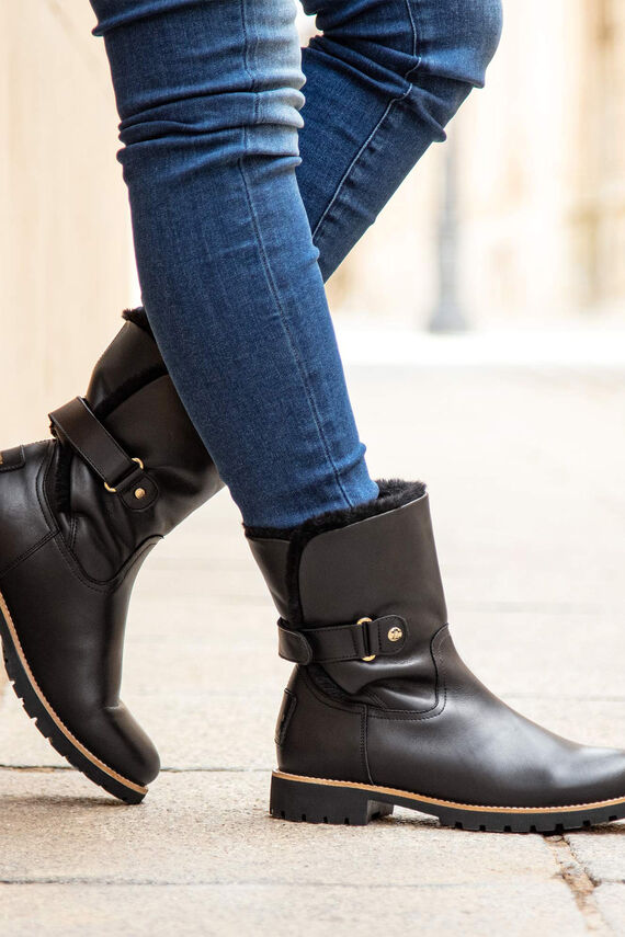 Botas de piel con forro interior de pelo caliente