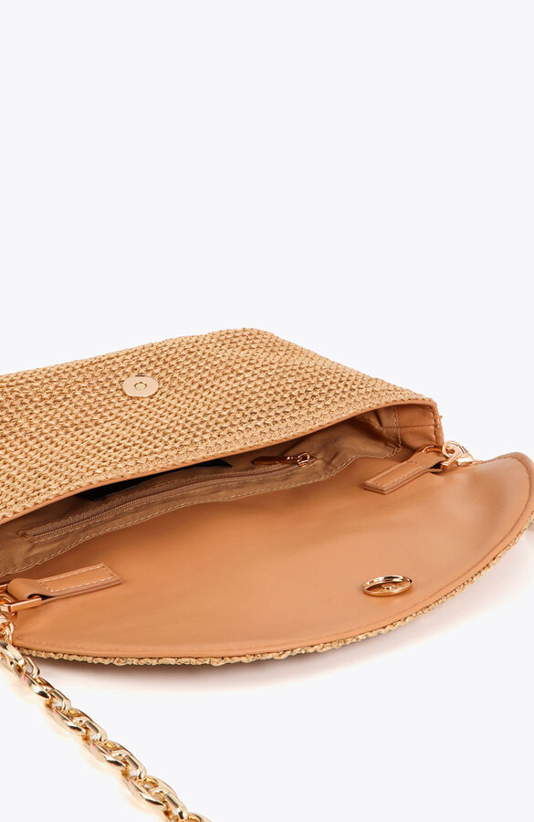 Lola Casademunt Bolso evento Marfil