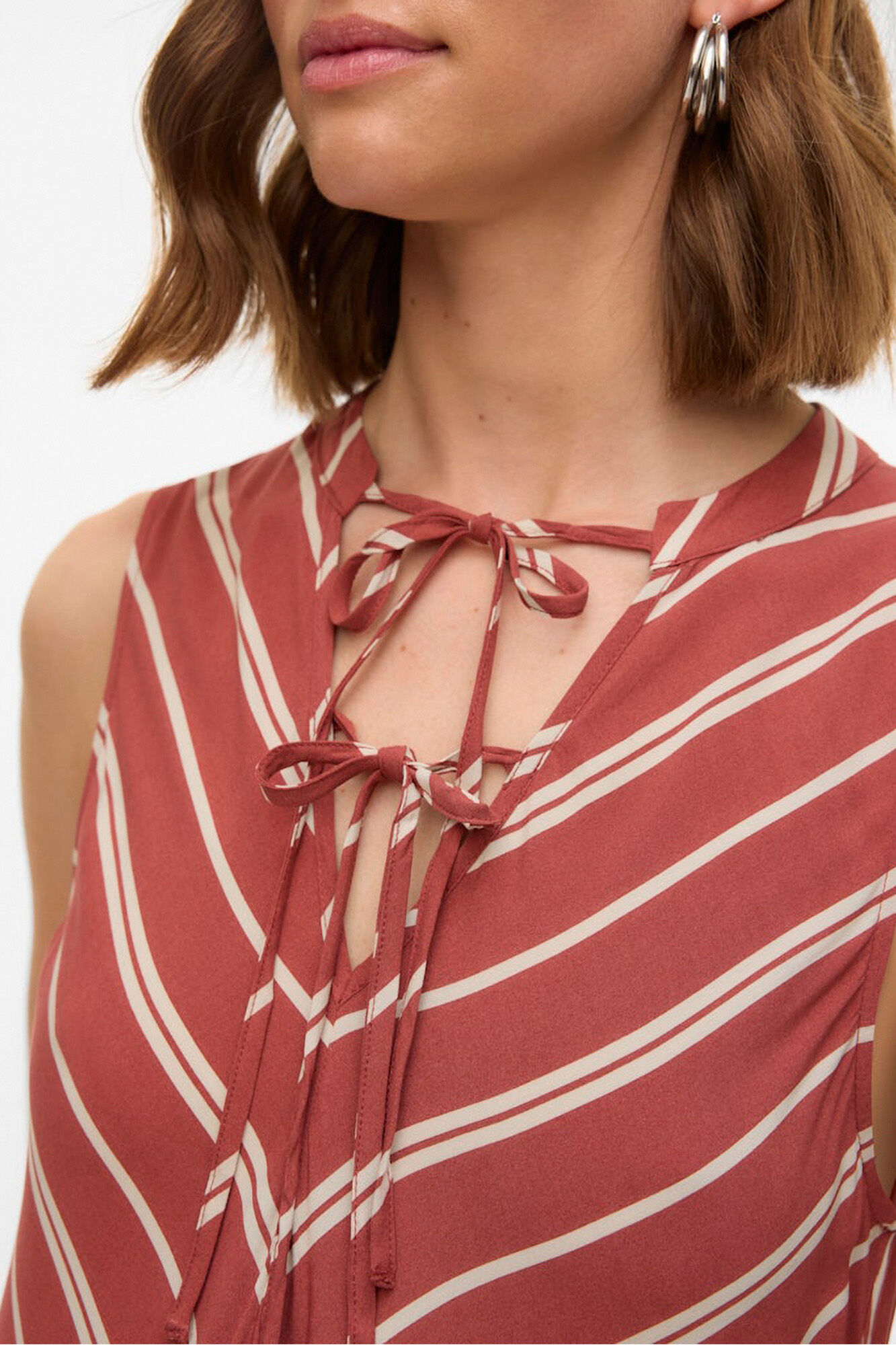 Vero Moda Vestido midi com folhos