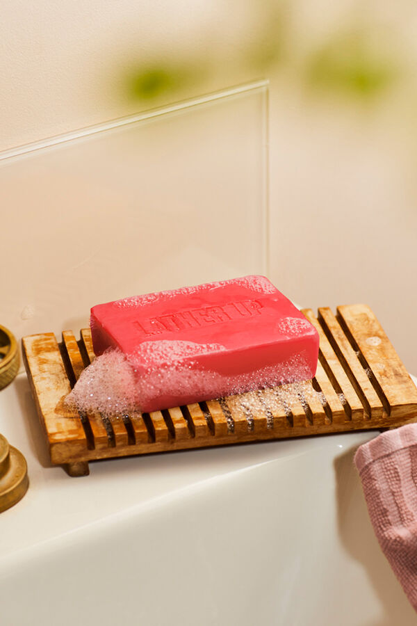 The Body Shop Barra S&oacute;lida Facial y Corporal de Fresa Multicolor