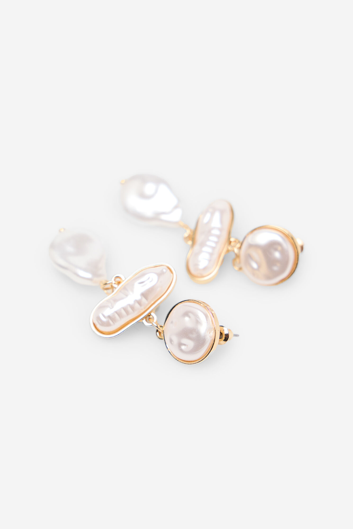 Cortefiel Mother pearl earrings