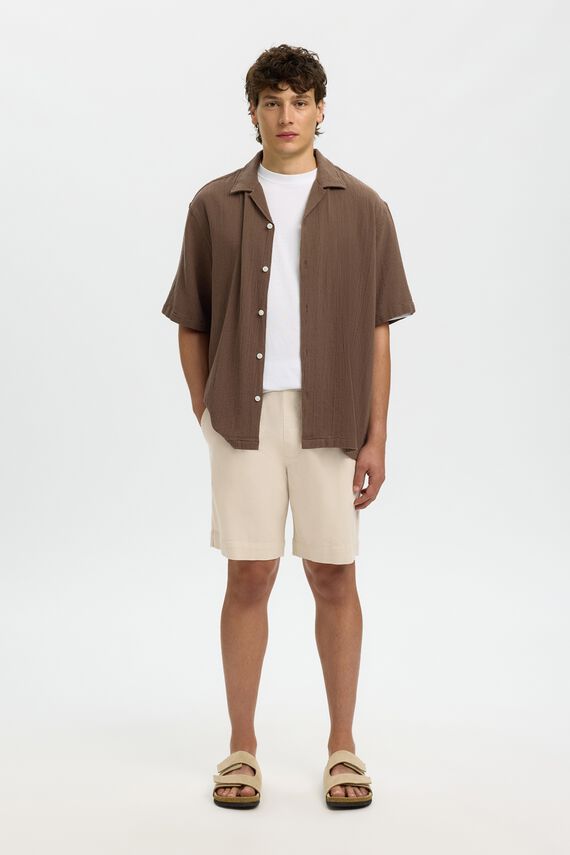 Pantalón corto de con bolsillos laterales