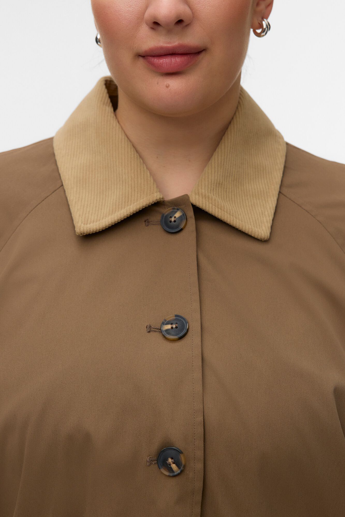 Vero Moda Curve Chaqueta cuello de contraste talla grande