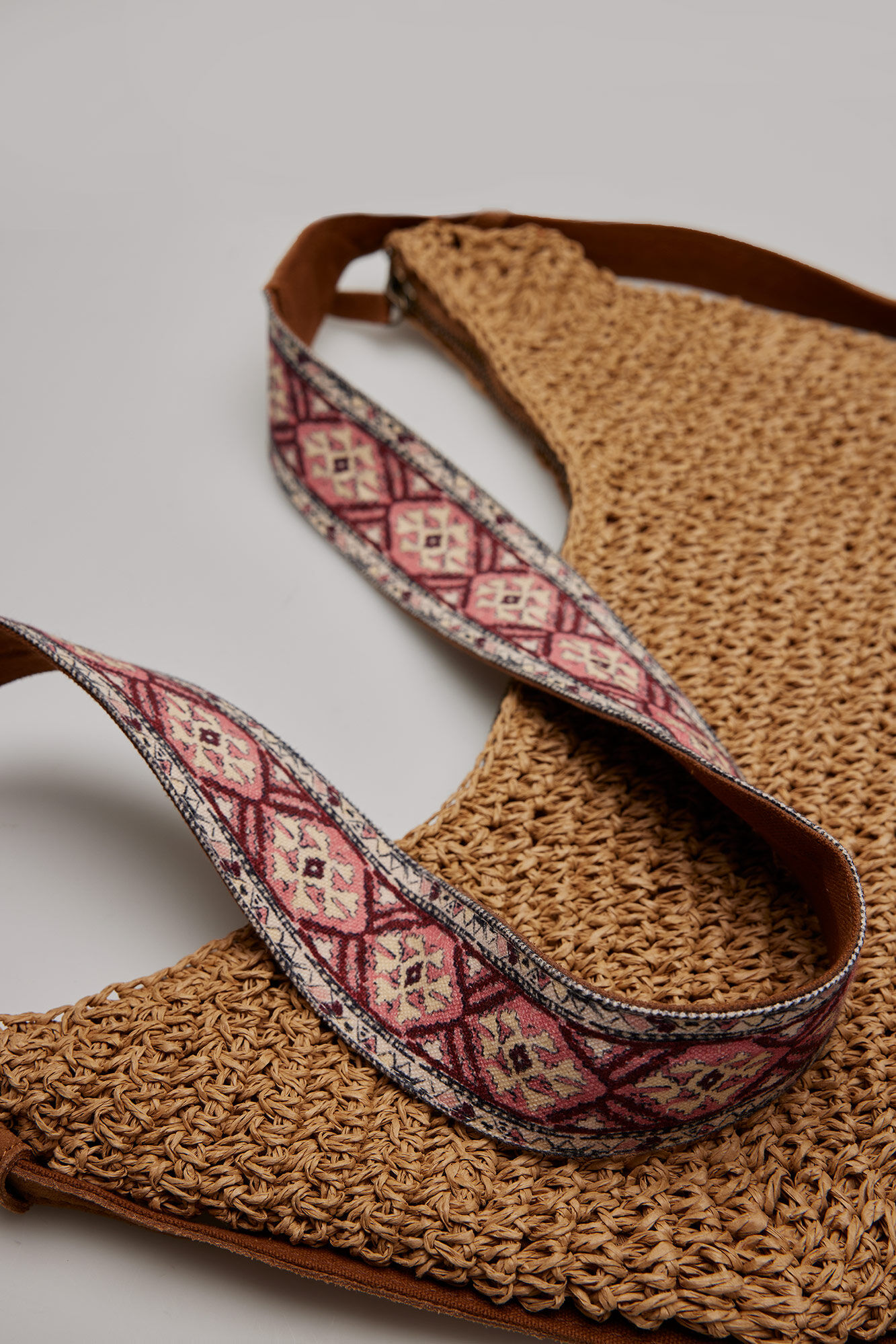 Bolso bandolera de rafia Accessoires pour femme Cortefiel
