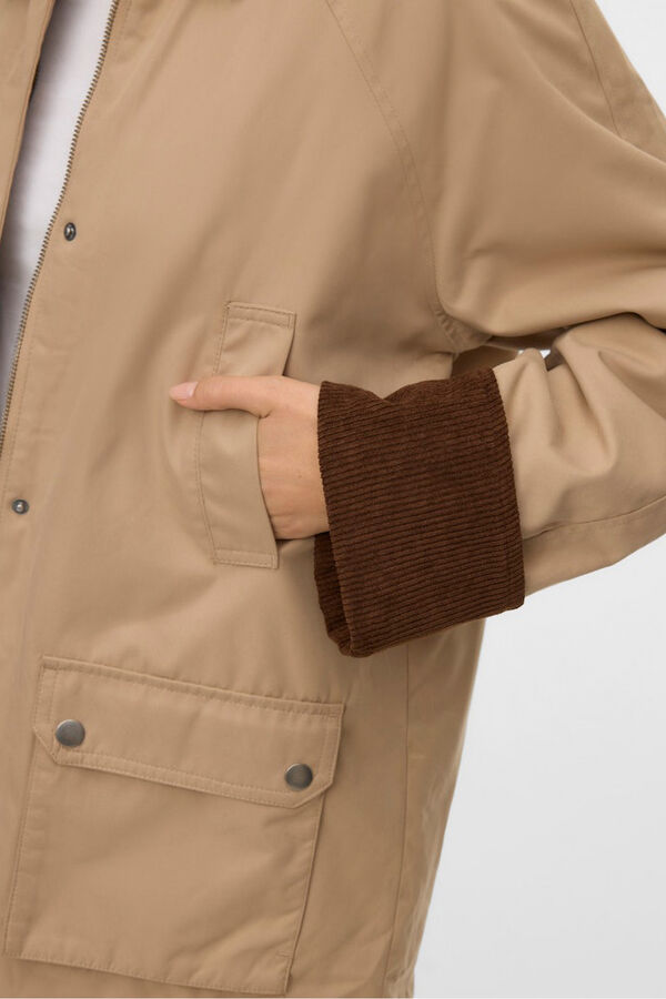 Vero Moda Parka encerada com v&aacute;rios bolsos  Castanho