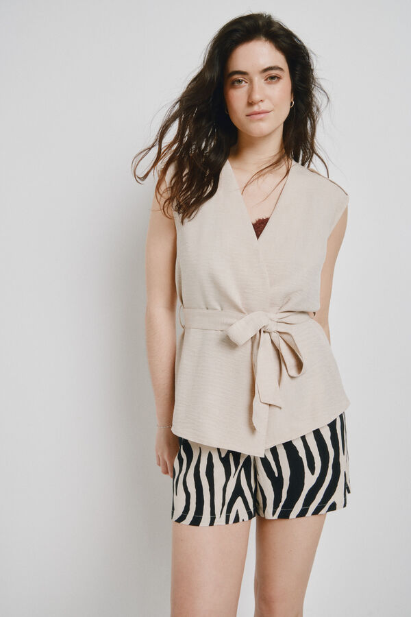 Vero Moda Top sem mangas decote cruzado Tostado