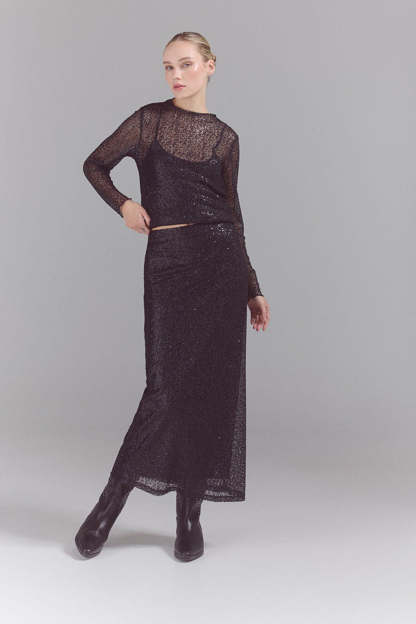 Long straight black evening skirt hotsell