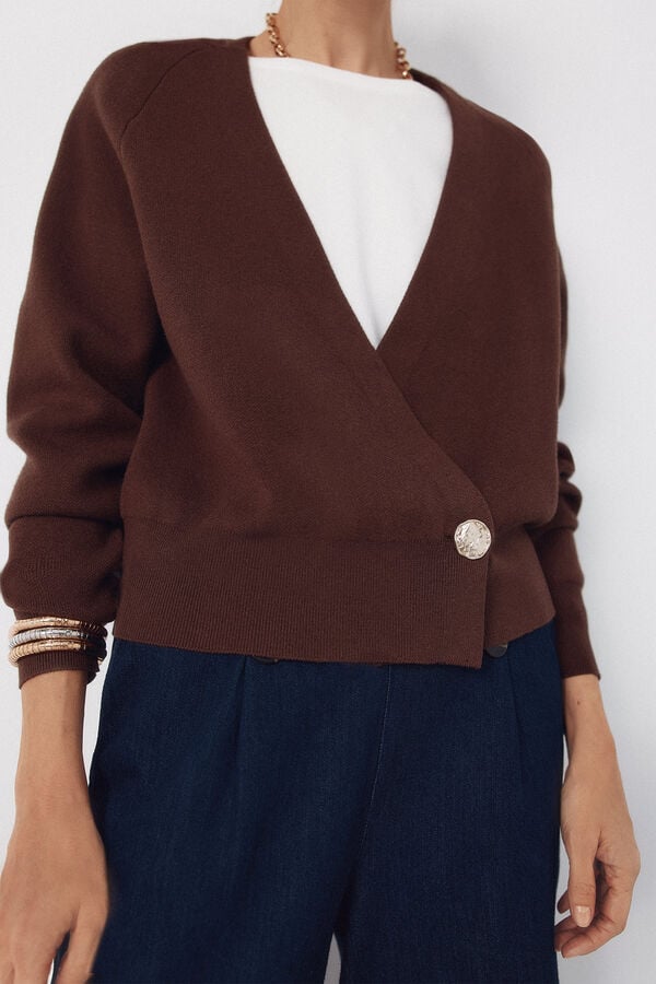 Cortefiel Chaqueta manga larga dorada Marr&oacute;n oscuro