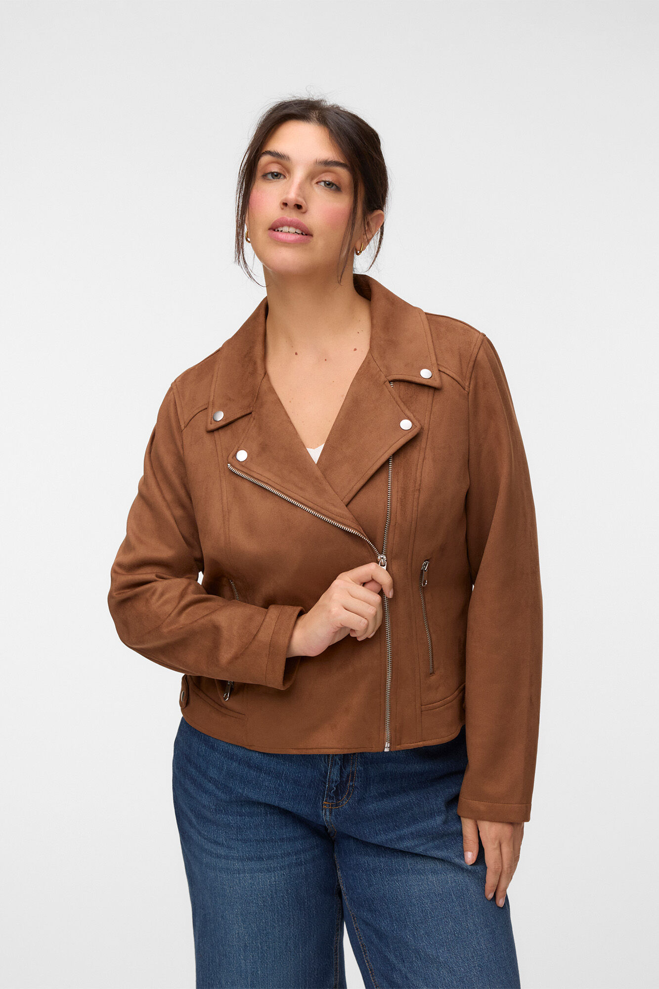 Vero Moda Curve Blus&atilde;o motard em camur&ccedil;a sint&eacute;tica