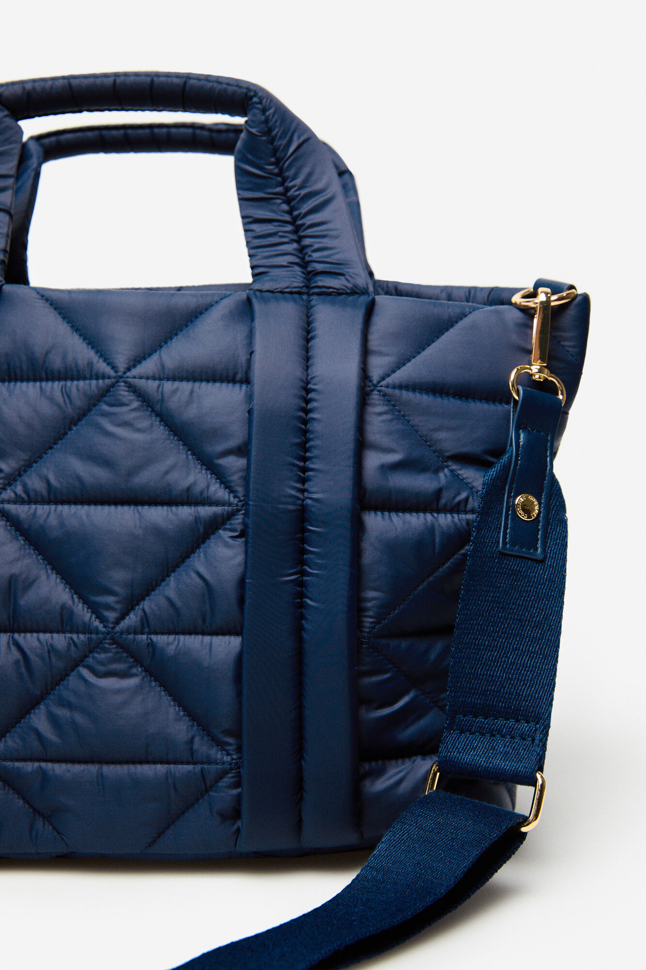 Bolso acolchado azul 2025