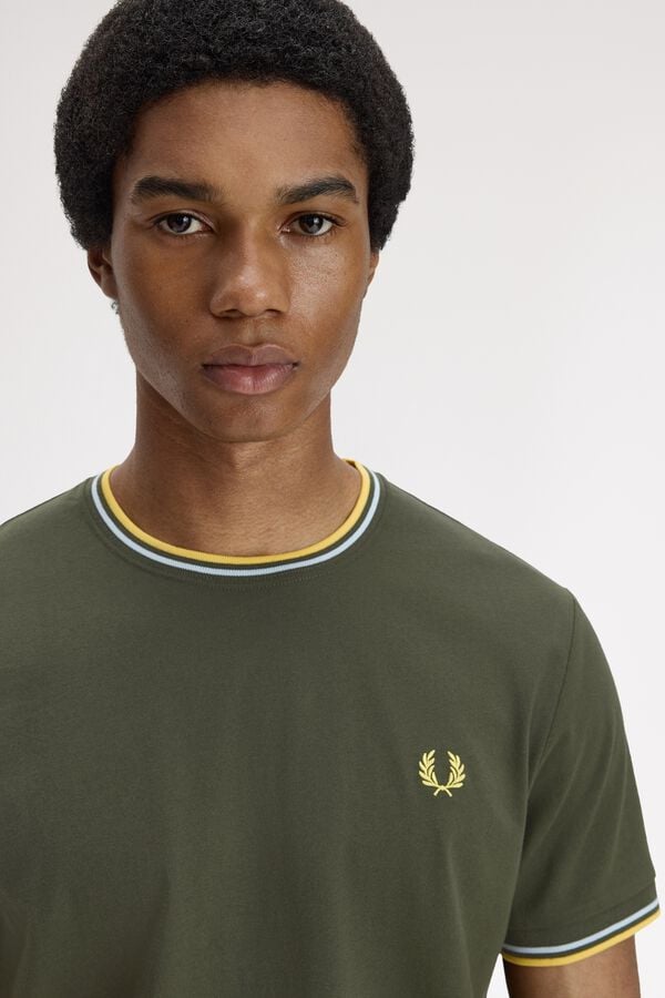 Fred Perry T-shirt com debruado com duas riscas Verde