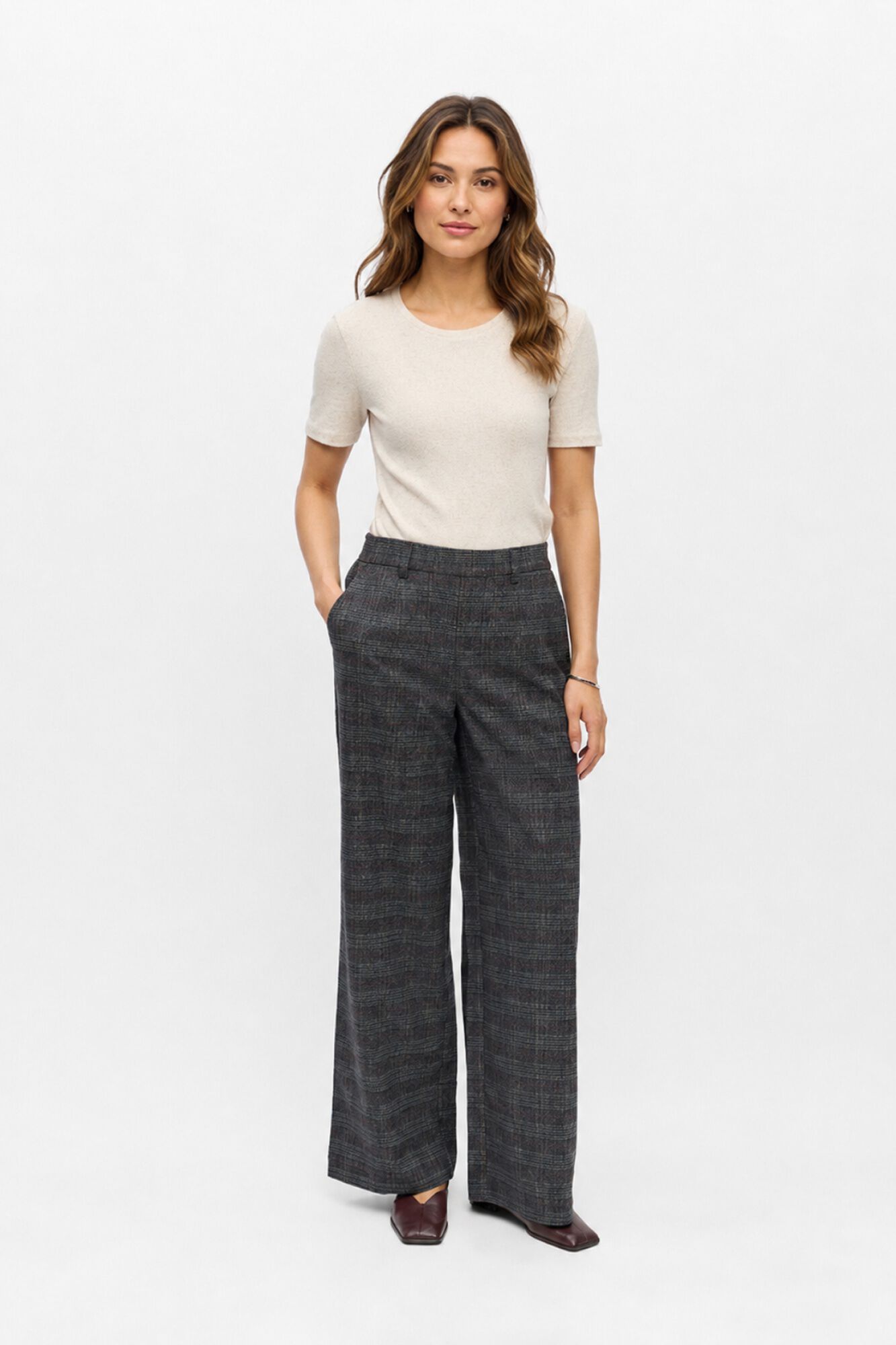 Object Cal&ccedil;a de vestir aos quadrados