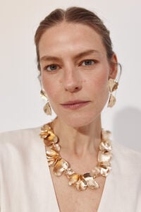 Cortefiel Petal necklace