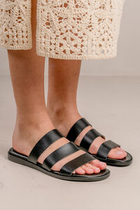 Bryan Stepwise Sand&aacute;lia rasa em pele