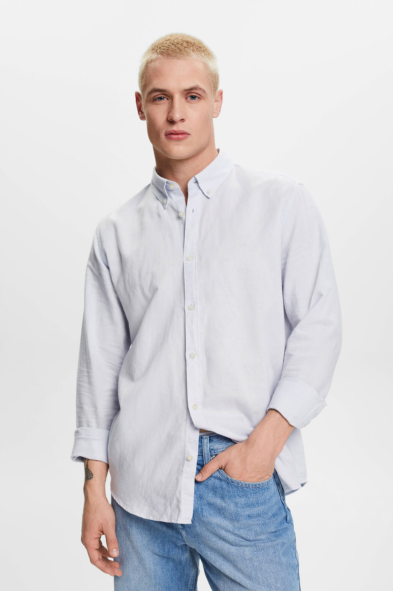 Camisa basica regular fit con lino Camisas de hombre Cortefiel