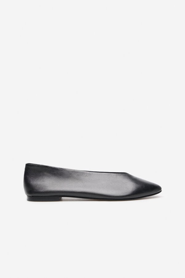 Cortefiel Braided leather ballerina Black