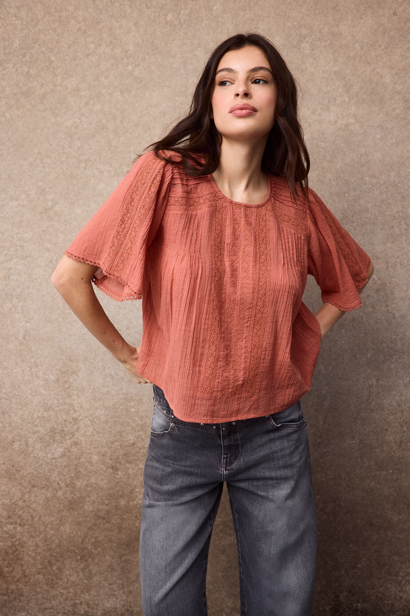 Slowlove Blusa com detalhes de renda